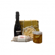 Pacco: lambrusco, salame Amabile, sbrisolina, mostarda mela campanina